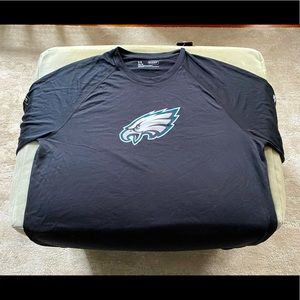 Under Armour “EAGLES” 🦅 Heatgear Shirt M